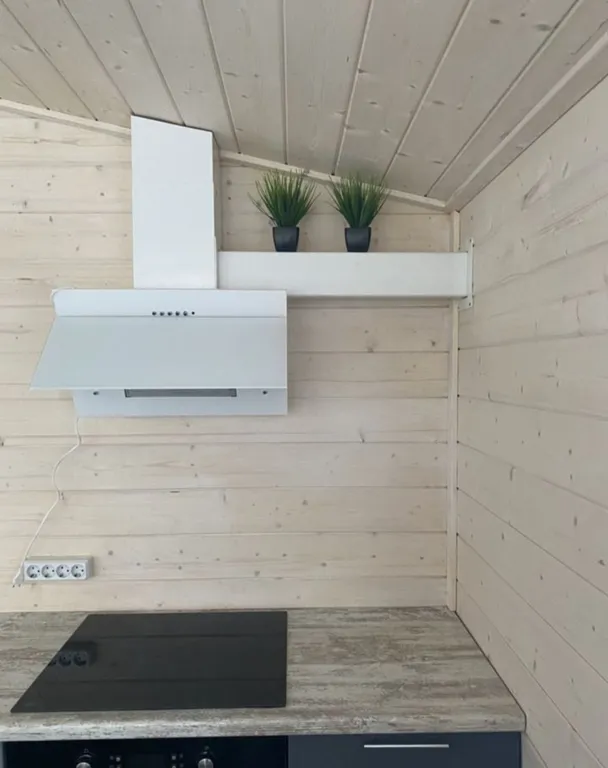 Домик у озера