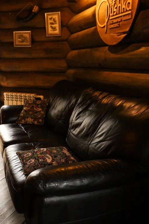 Бревенчатый дом-баня в стиле охотничьего домика