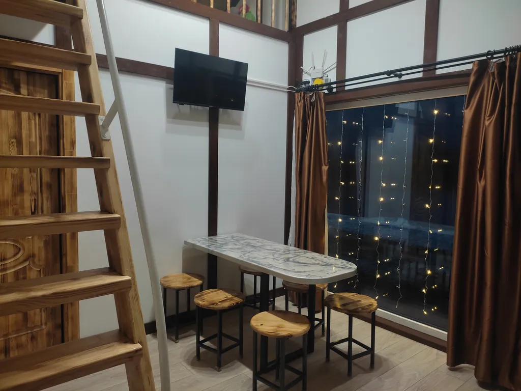 Дом отдыха на берегу озера