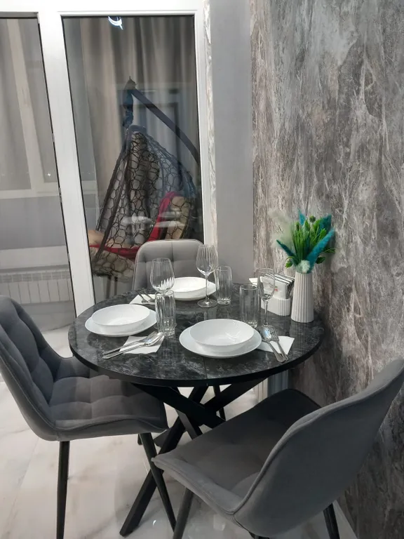 Новая,уюная 2х.кв люкс на 6чел,закрытая территор.,юго-зап р-на, 17/77