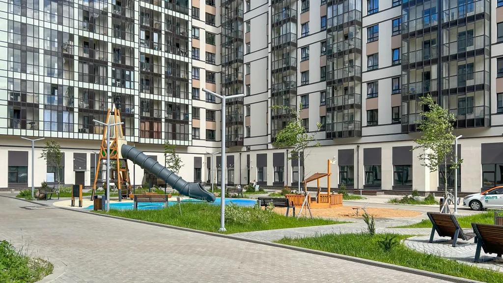 Полис апарт