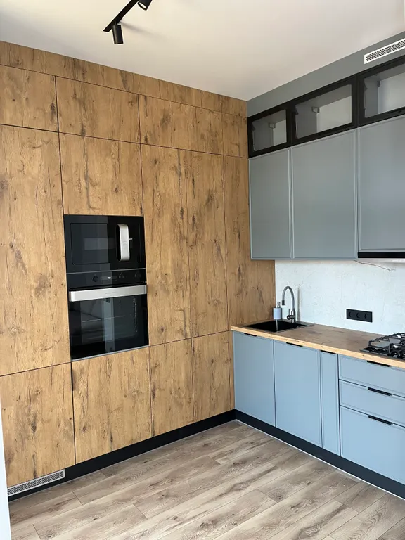 Просторная квартира с новым хорошим ремонтом