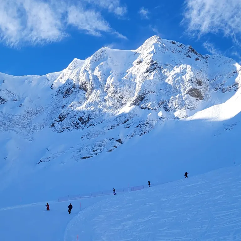 Дизайнерские апартаменты с видом на горы