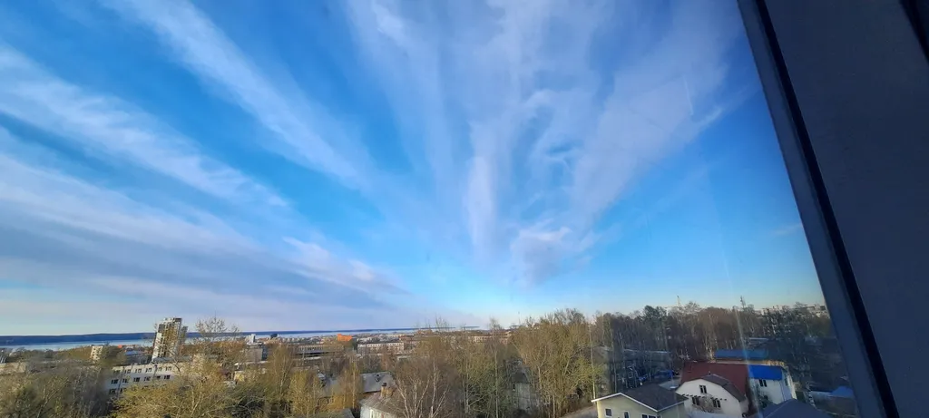 Квартира-студия с видом на город и озеро