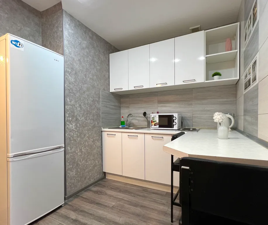 Студия на двоих у Аэропорта с панорамным окном