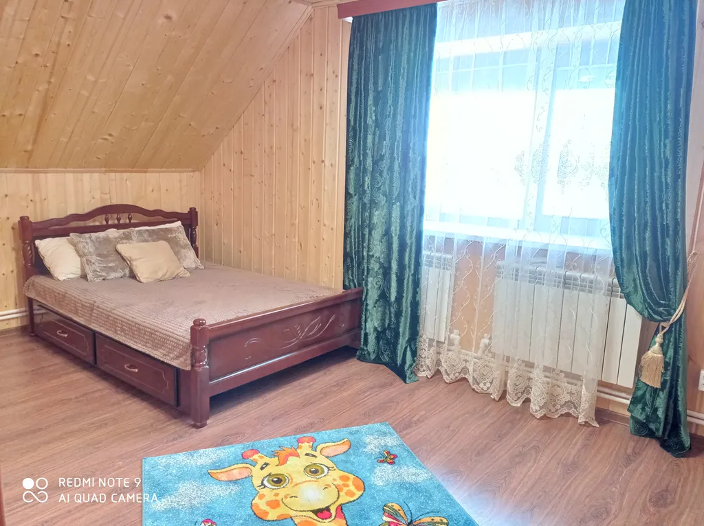 Уютный двухэтажный дом недалеко от Монастыря