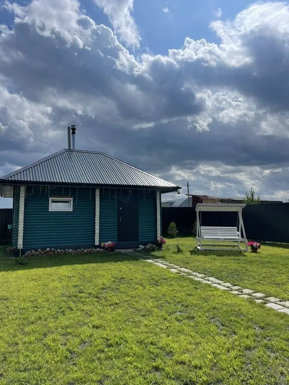 Уютный, современный домик в стиле а-фрейм