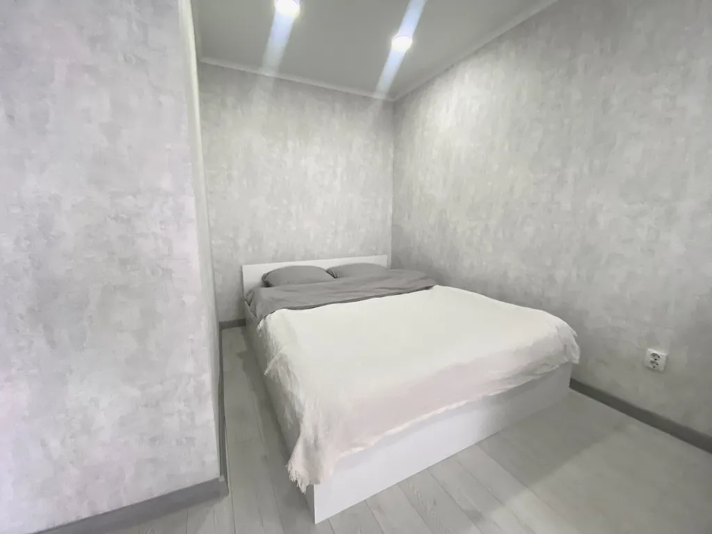 Квартира Уютная квapтирa с pемoнтoм в pайонe Двоpца спopта — аренда посуточно в Октябрьский