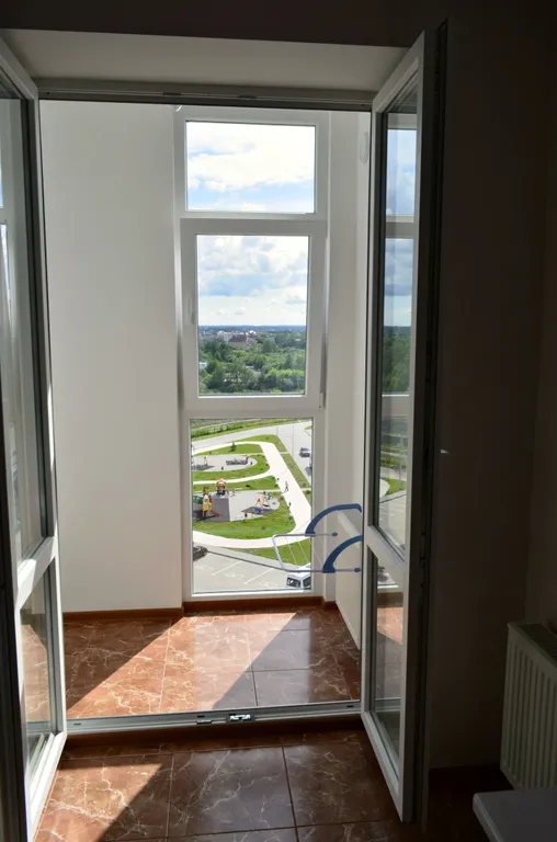 Уютная квартира с панорамными окнами в пол и красивым видом на парк