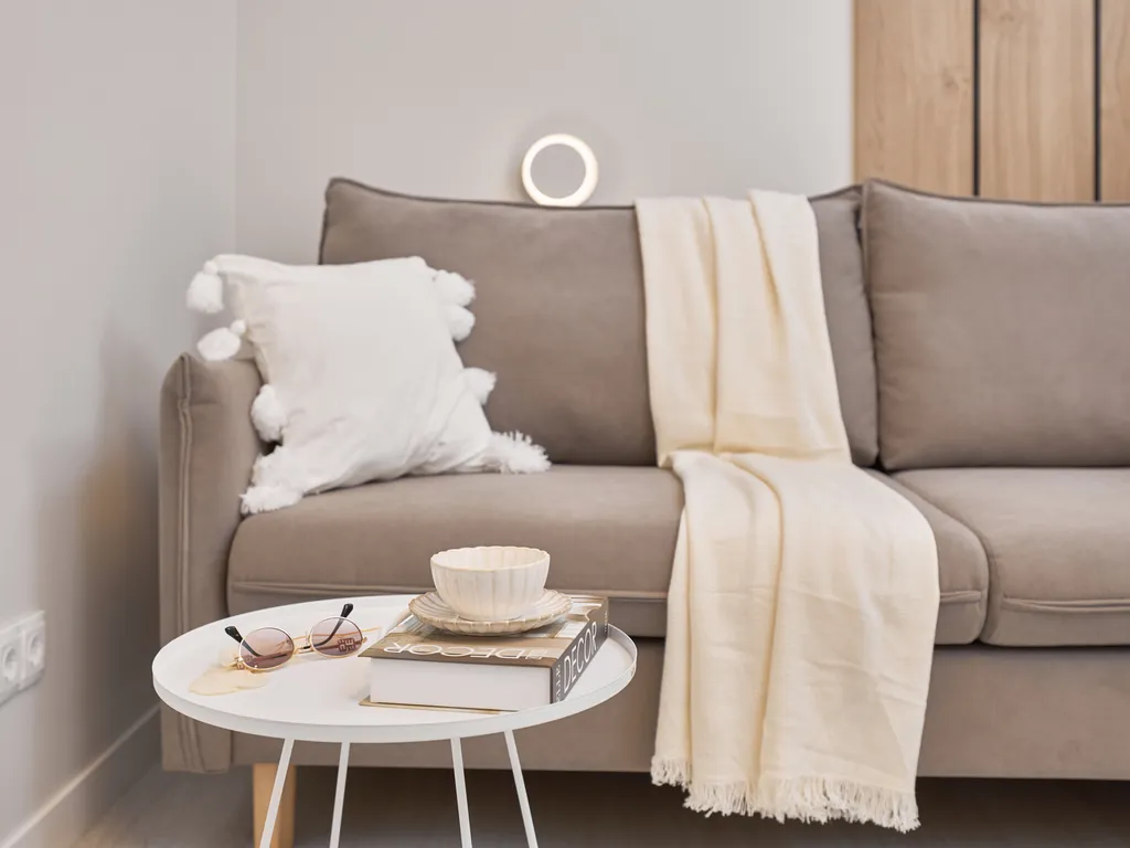 Евро двухкомнатная квартира с боковым видом на море