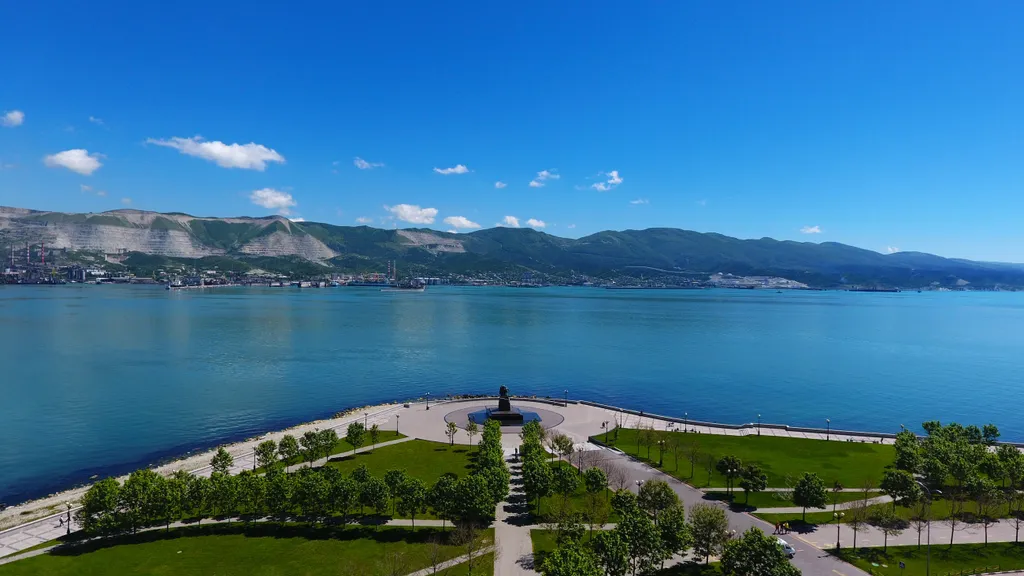 Парус Центральный пляж