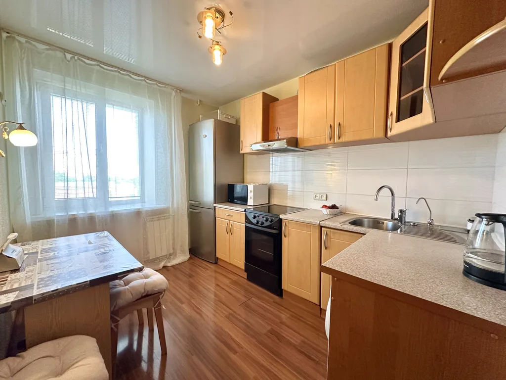 Уютная двухкомнатная на Заре с двумя кроватями