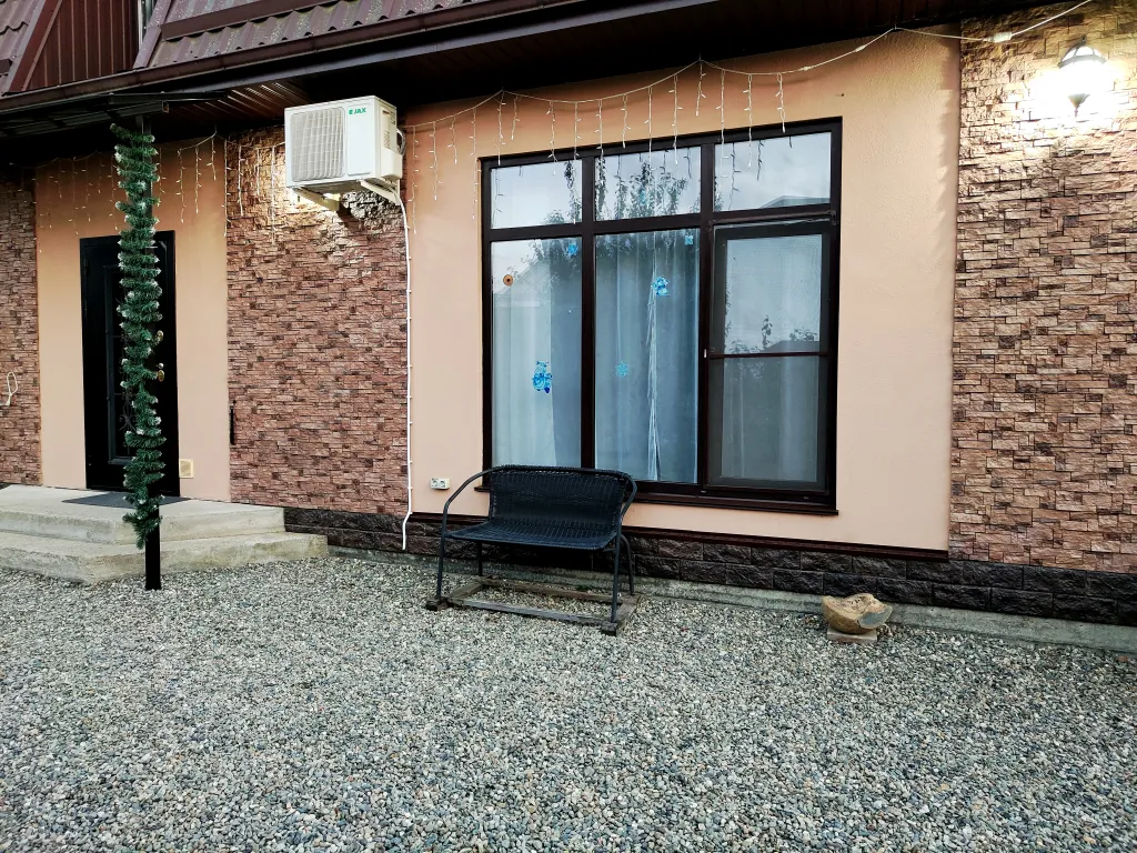 Дом "Тульский пряник", рядом с термальным источником "Псыгупс".