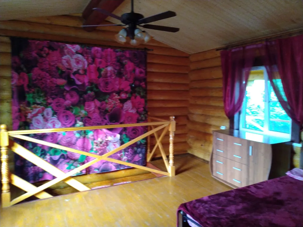 Бревенчатый дом 2 в лесу с бассейном