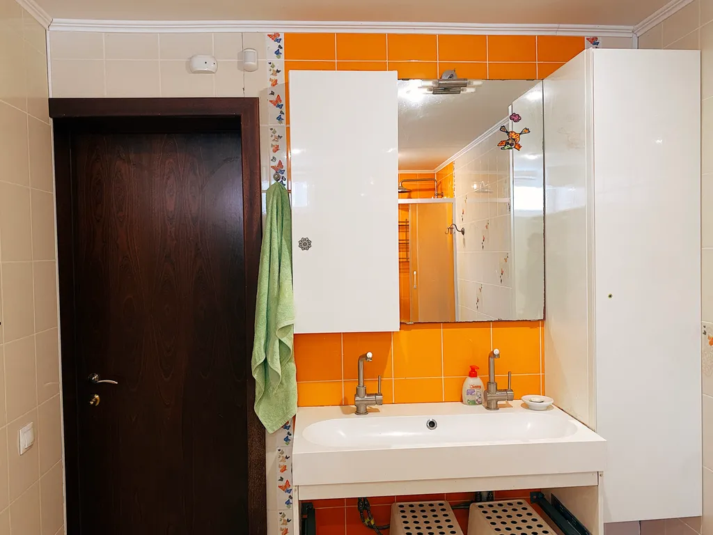 Тёплый коттедж у воды