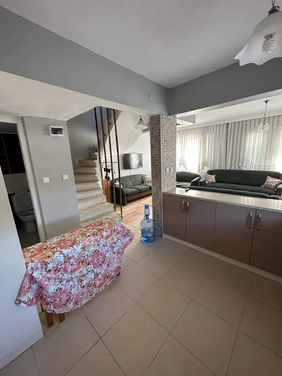 4-комнатная Квартира