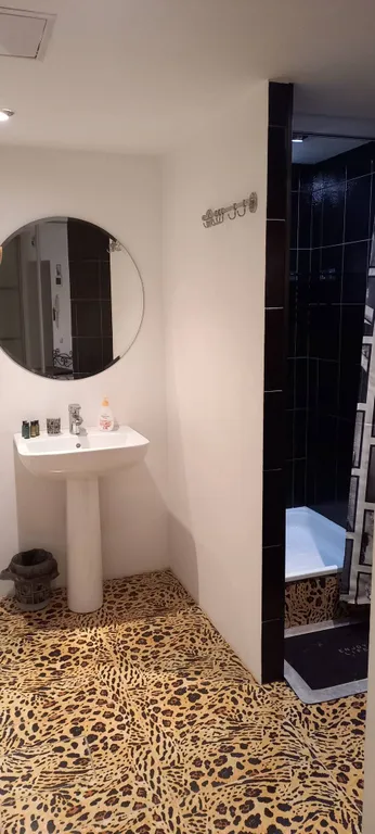 Уютная квартира - студия в центре города на площади Победы