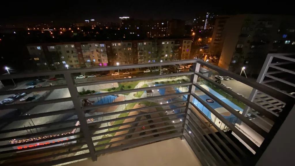 Квартира в спальном районе, 5 минут езды до центра