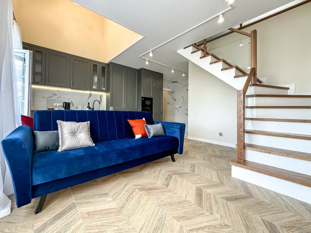 Дизайнерские 2-уровневые апартаменты в 5 минутах от моря