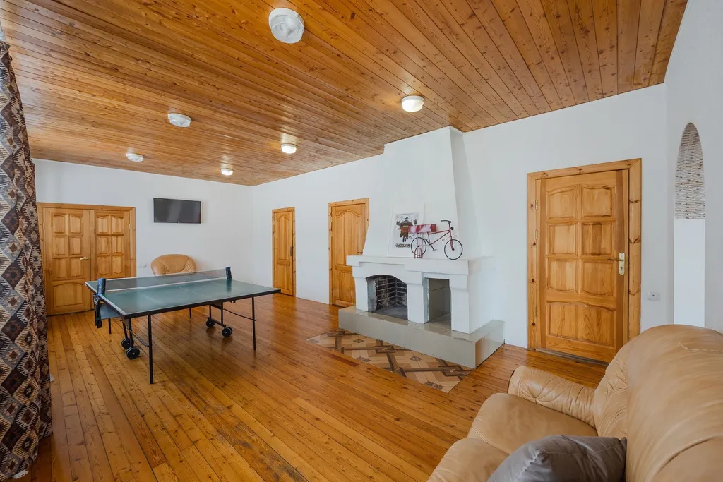 Дом с бассейном и сауной