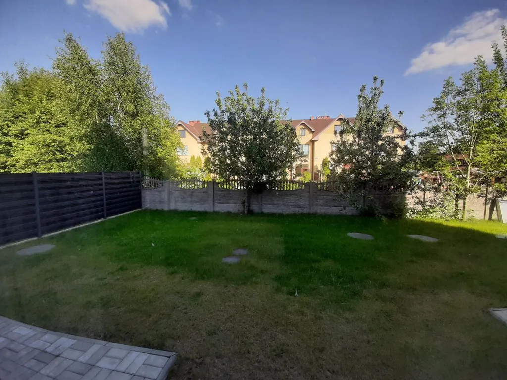 Квартира с участком, барбекю зона, закрытая территория, парковка