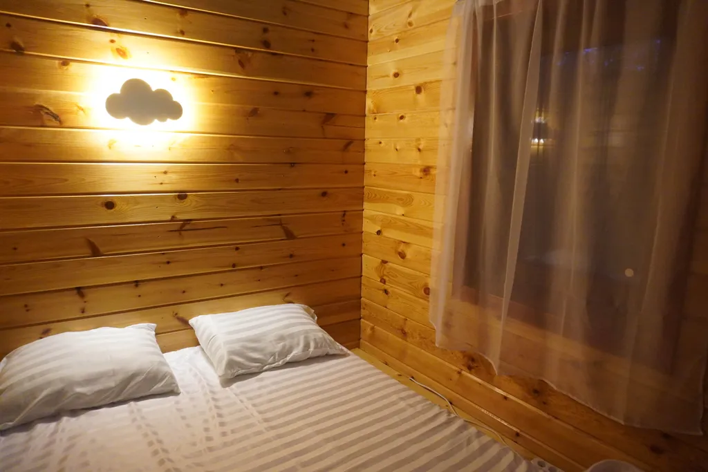 Домик на горке с баней