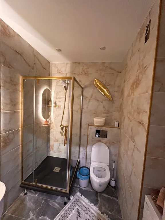 Видовая на озеро и город уютная квартира