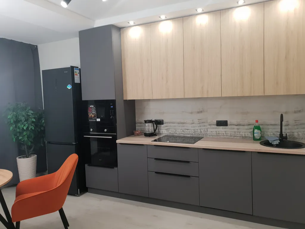 Уютная новая квартира с панорамными окнами