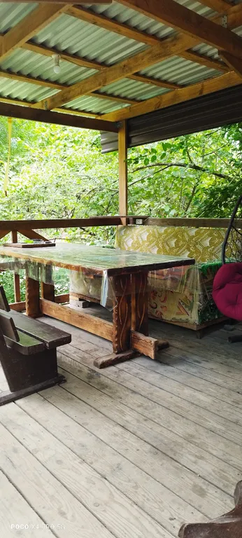 Романтик у реки