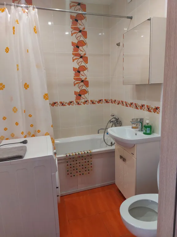 Уютная квартира с панорамными окнами в пол и красивым видом на парк