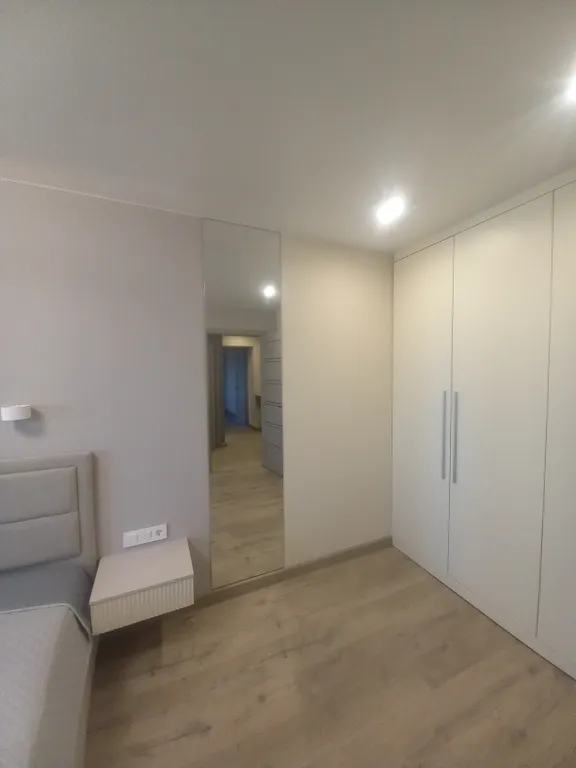 Двухкомнатная квартира после ремонта в центре у жд вокзала