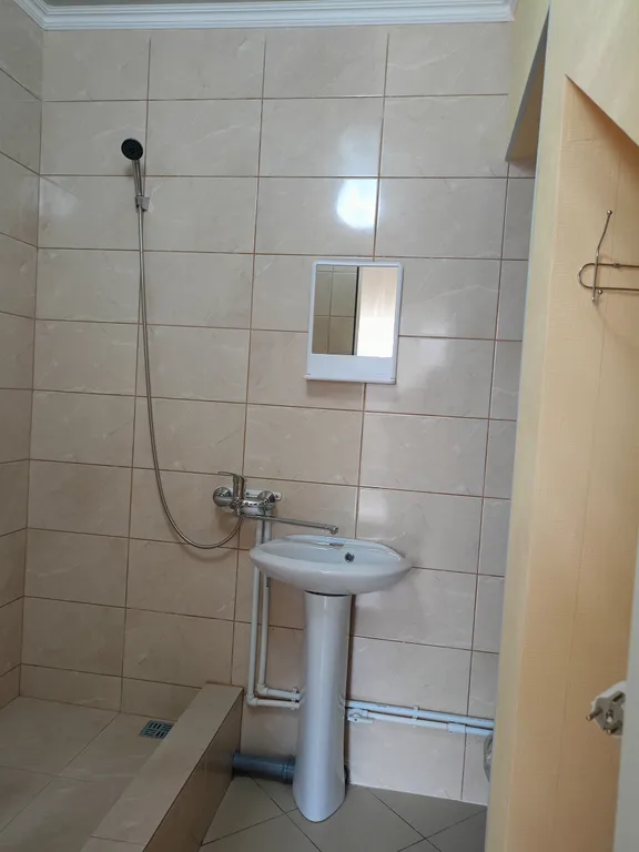 9 местный трехкомнатный номер с удобствами, парковка в подарок