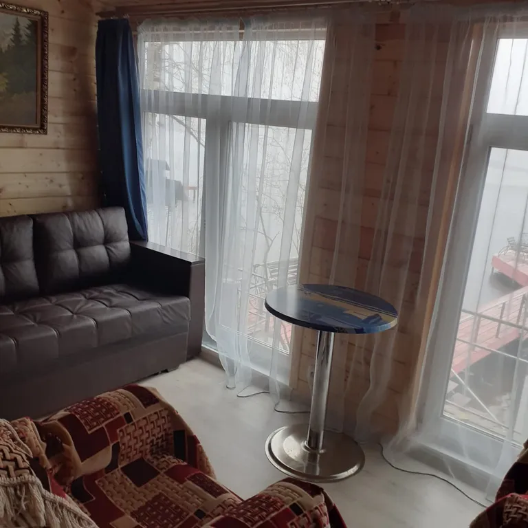 Дом с русской баней на берегу озера Селигер