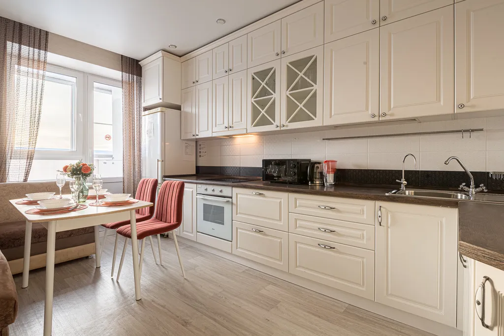 В центре у ТЦ Мега Молл, кондиционер, гостиничный сервис, бесконтактно