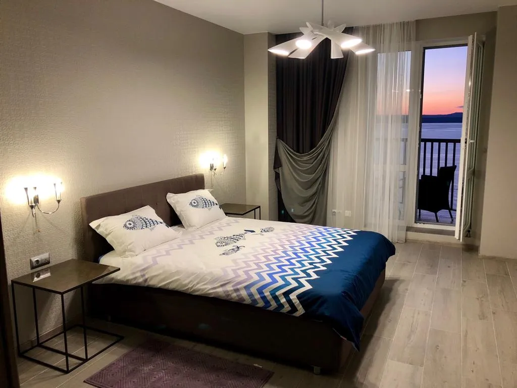 Роскошные апартаменты с видом на бухту Золотой Рог и Амурский залив