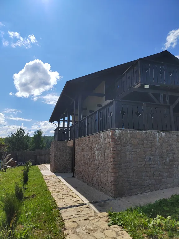 Дом коттедж с дизайнерским ремонтом