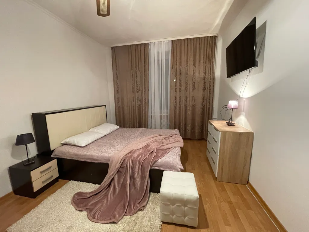 Квартира напротив Кристалл городской парк