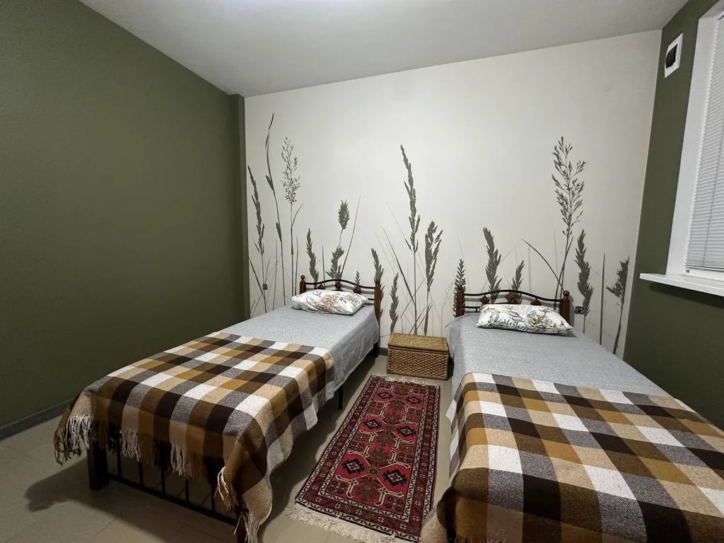 Уютная комната во дворе частного дома