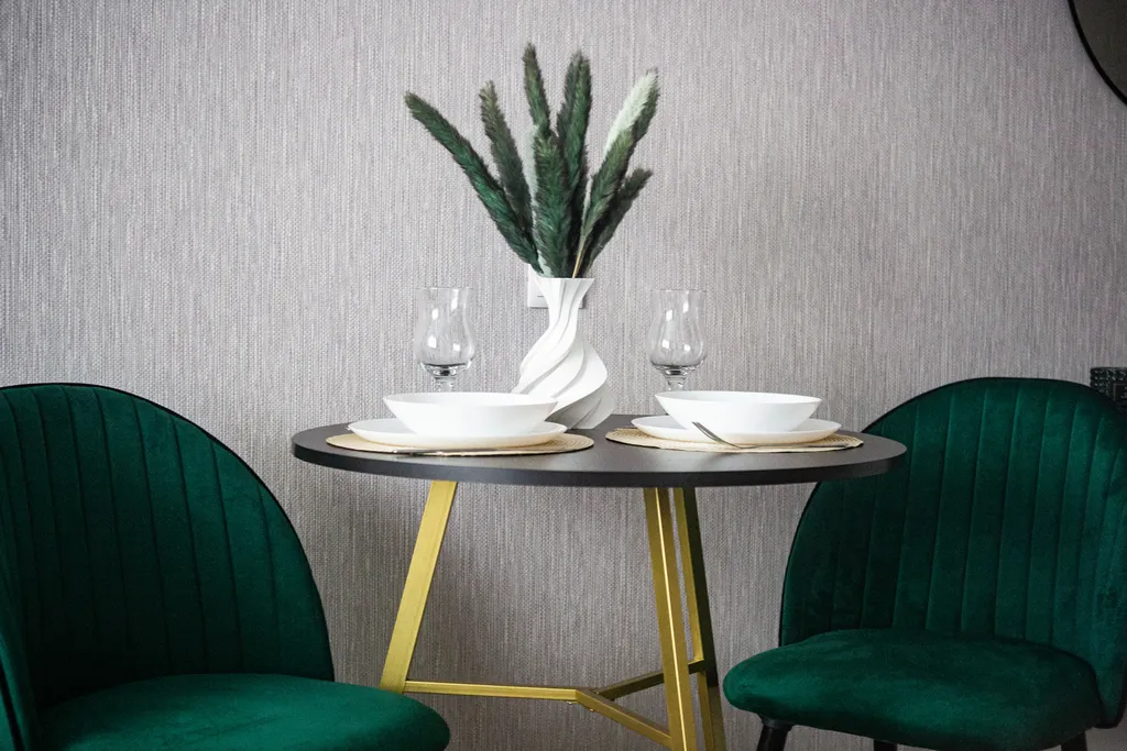 Изумрудная студия с гамаком в новом доме в экологически чистом районе