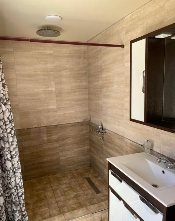 Дача с большим бассейном