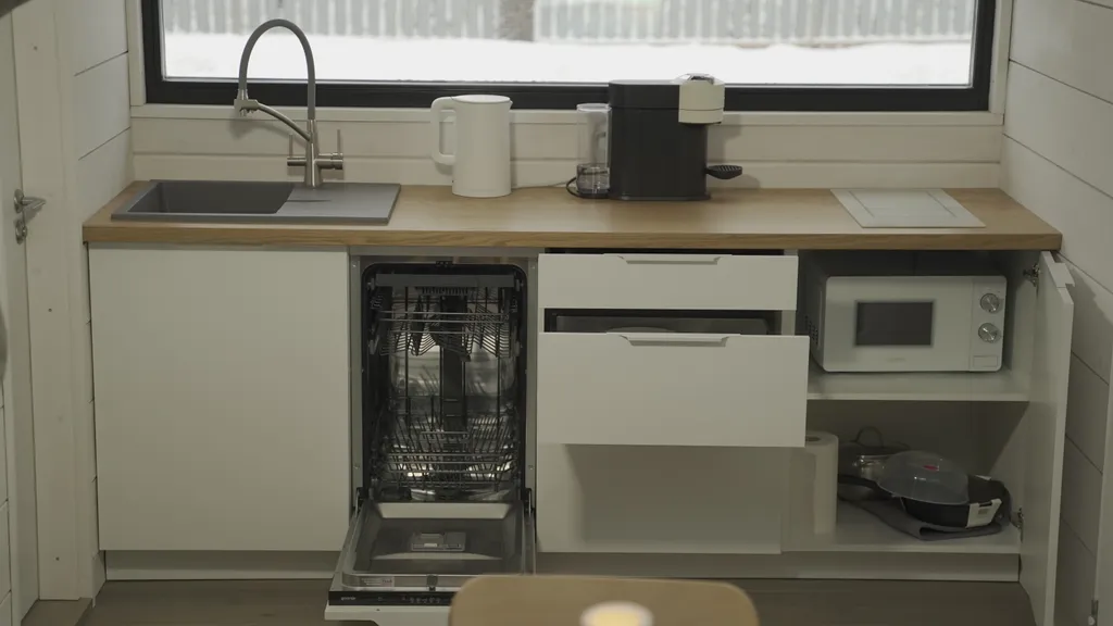 Коттедж под соснами