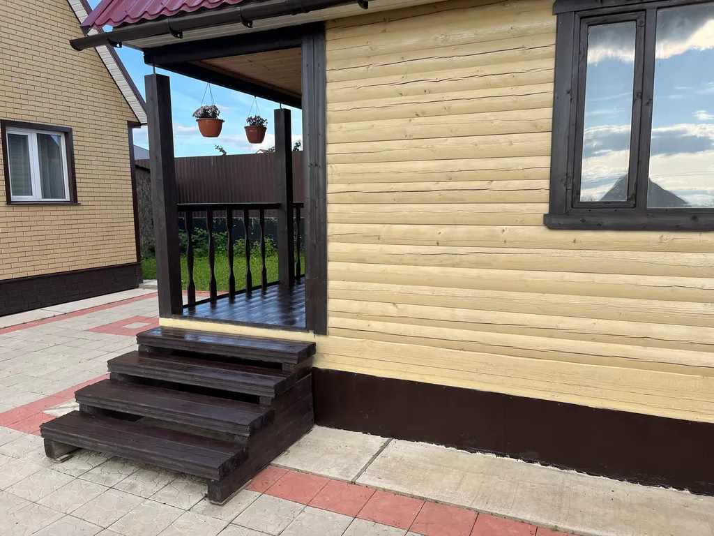 Загородный дом с баней в километре от прекрасного города