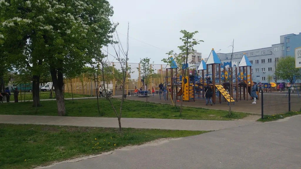 Комфортный вариант для семьи с детьми, до центра 10 мин. на авто