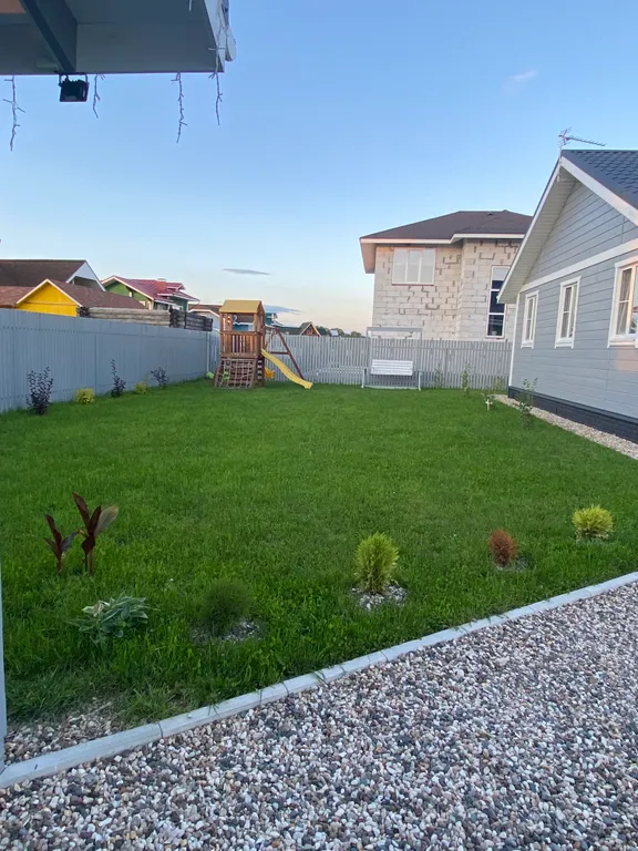 Суздальская дача у реки