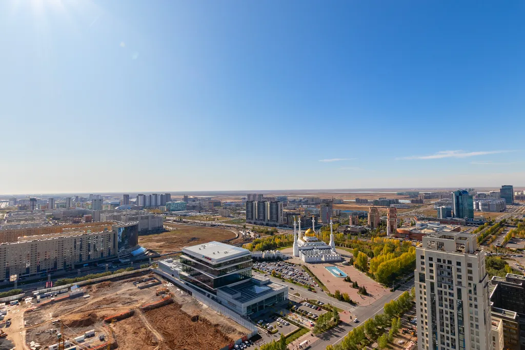 Уютная квартира в самом центре Астаны, с видом с 36 этажа