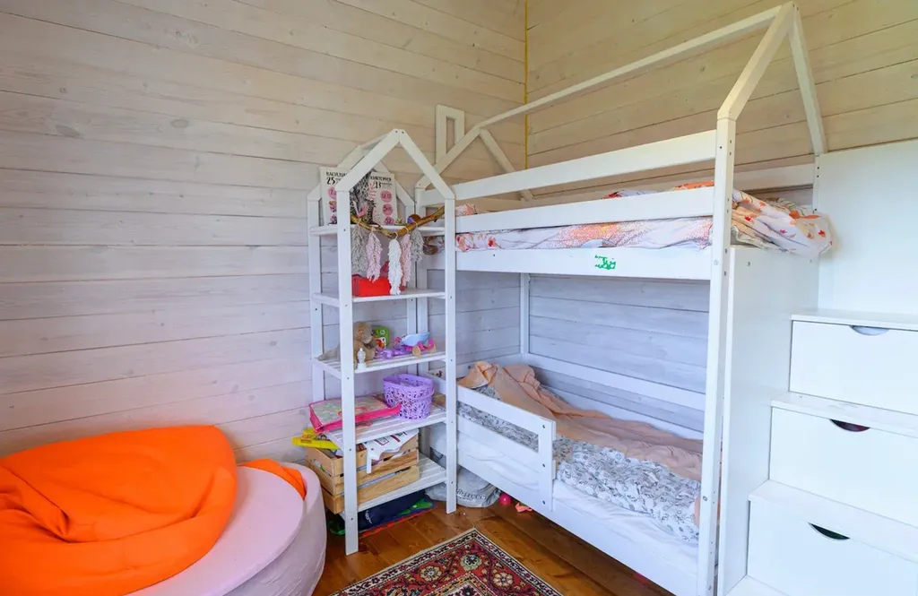 Дом с детской комнатой