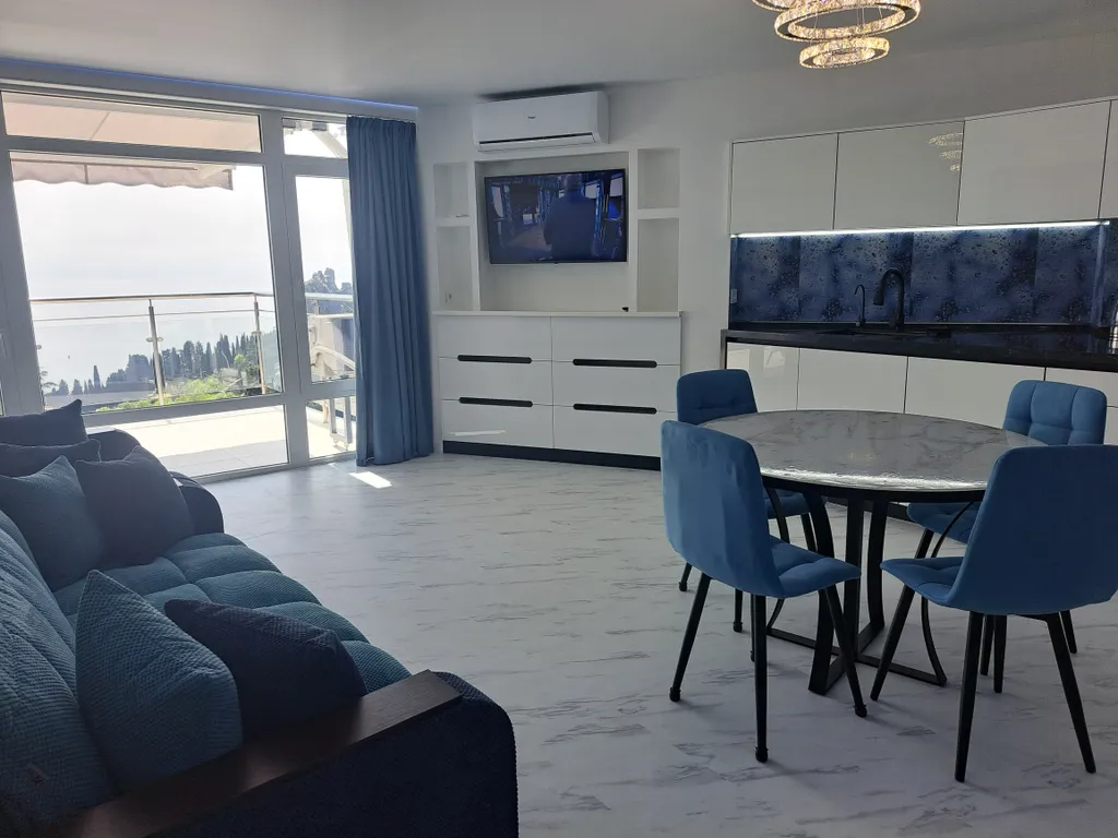 Апартаменты с шикарным видом на море и горы