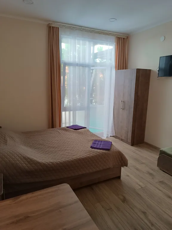 Квартира Трёхместный номер с кухней на первом этаже — аренда посуточно в Кабардинка