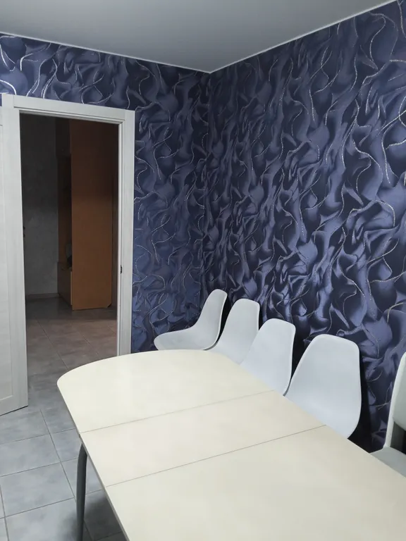 Двухкомнатная квартира в новостройке, рядом центр города