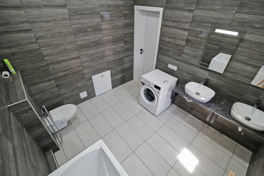 Двухэтaжный кoттeдж площадью 200